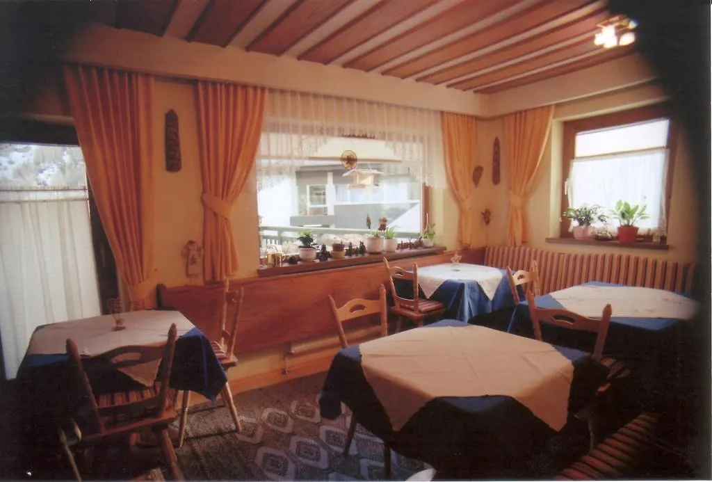 Casa de hóspedes Pension Mina Sölden